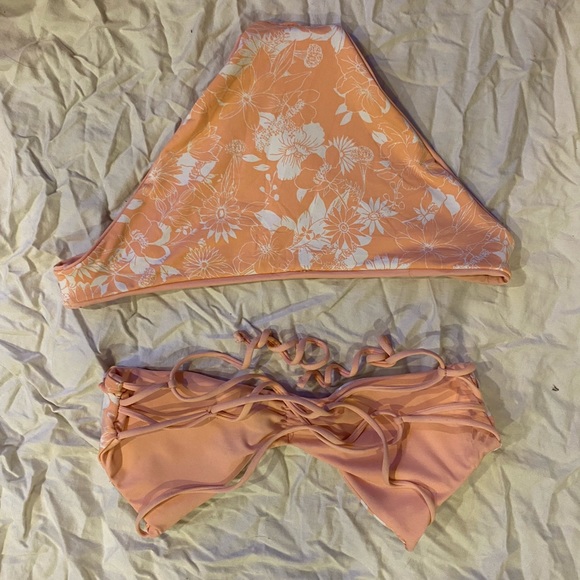 bikini - Picture 2 of 2